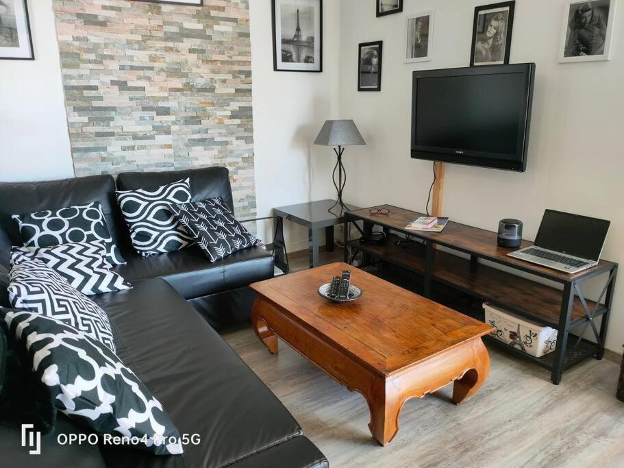 Grand T2 Esprit Loft Coeur De Ville Sète Esterno foto